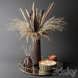 Dry bouquet in the decorative vase